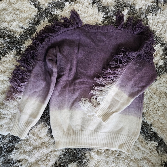 Ladies fashion nova purple knit fringe sweater - Picture 3 of 6